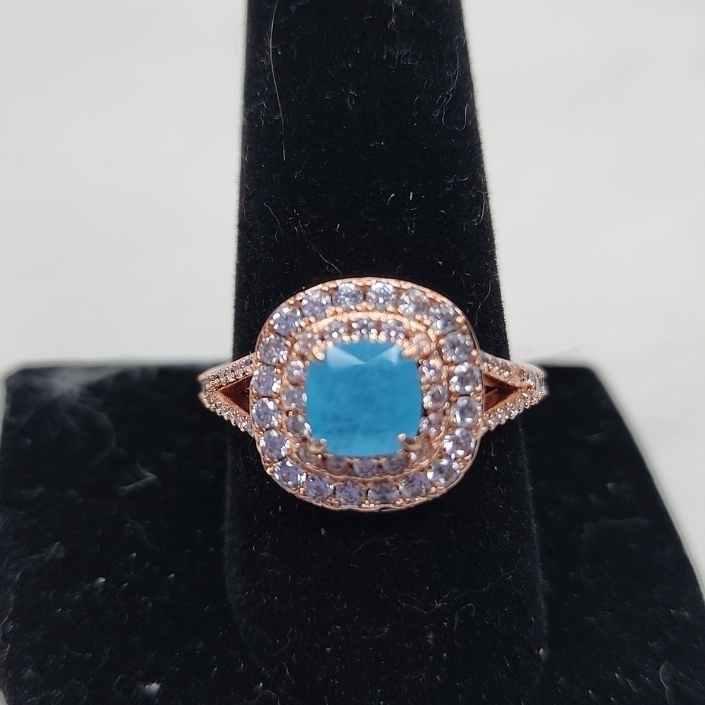 🎄NWT AQUA BLUE QUARTZ RING🎄